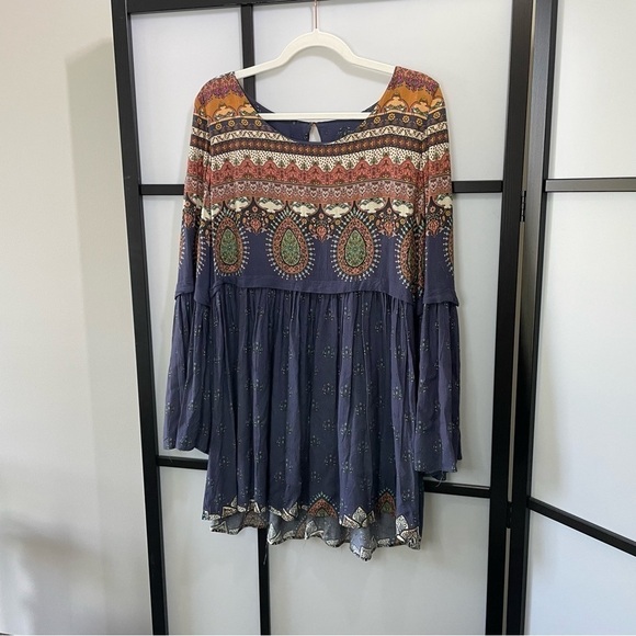 [M/L] Farm Rio Anthropologie Long Belle Sleeve Boho Pattern Shift Mini Dress - Picture 2 of 9